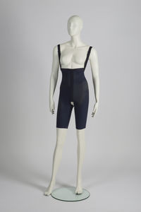 post-operative support compression short 1