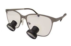 glasses-type surgical loupe