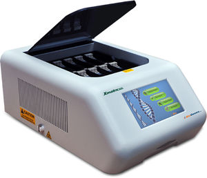 thermal cycler with touchscreen / compact
