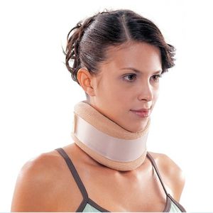 foam cervical collar / C2 / adult