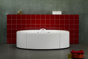 hydromassage bathtub with chromotherapy lamps