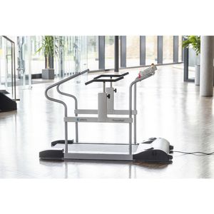 treadmill with handrails 1