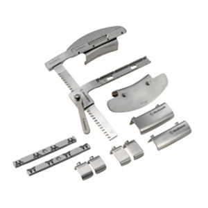 surgical retractor fixation