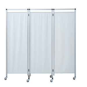 hospital screen on casters 1