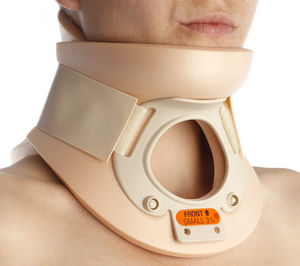 Philadelphia cervical collar / C4 / with chin rest / with tracheostomy opening