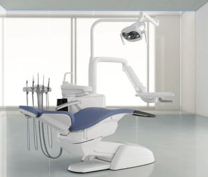 dental unit with adjustable headrest