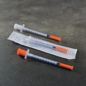 insulin syringe / disposable / sterile