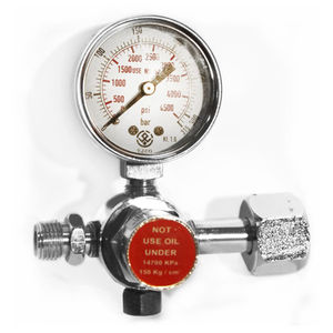 oxygen pressure regulator