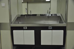 4-station surgical sink
