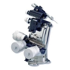 three-axis micromanipulator