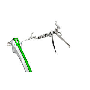 hip revision surgery bone cerclage wiring