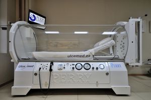 oxygen therapy hyperbaric chamber