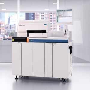 automated immunoassay analyzer