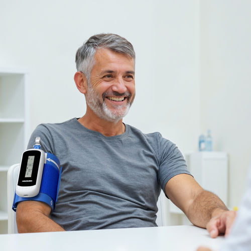 Oscillometric blood pressure monitor - WBP-02 4G - Hingmed Medical - automatic / with adult cuff / with hypertension indicator