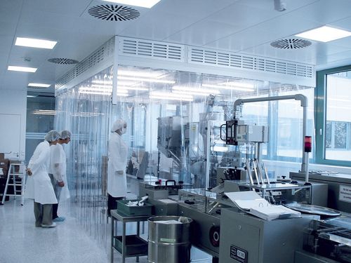 Clean room for the pharmaceutical industry - CleanFlowCell® F10 - SCHILLING ENGINEERING - modular / integrated / soft wall