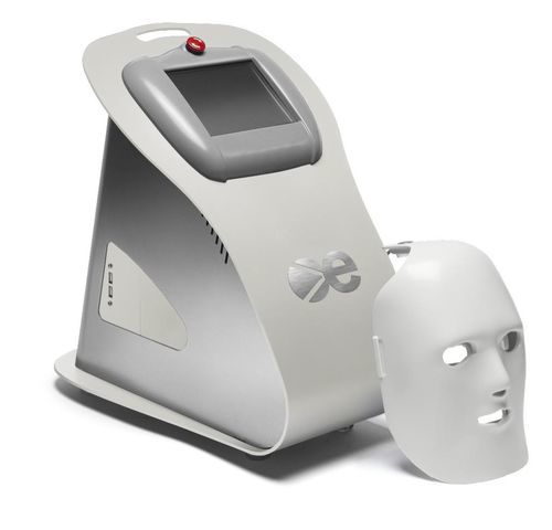 Aesthetic phototherapy lamp - young again® - Hall 10.2 Stand: S010 T011 - hair growth / skin rejuvenation / dermatologic