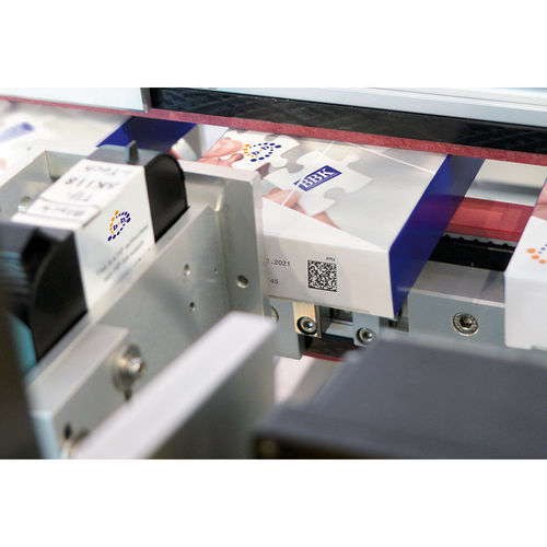Carton labeling machine - HSS  - b+b Automations- und Steuerungstechnik GmbH - automatic / semi-automatic / manual