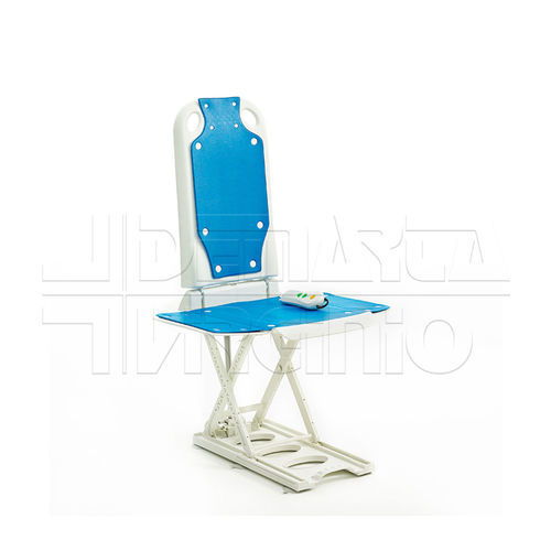Battery-operated patient lift - 01.01.BATHLIFT - Demarta Virginio - floor-mounted / for bathtub