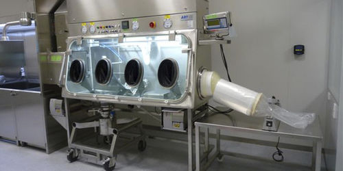 Dispensing isolator - ART GmbH Anlagenbau Reinraum Technik - ISO class 5 / for toxic products / floor-standing