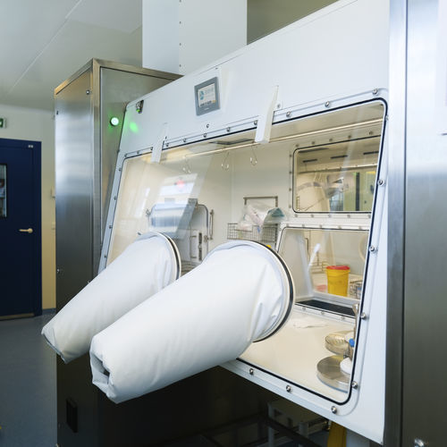Class III isolator - SIEVE France - for production / mobile / floor-standing