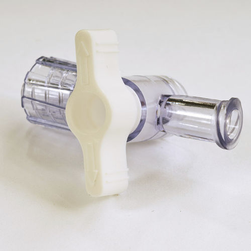 Infusion connector with stopcock - 17-300 - CardioMed Supplies  - straight