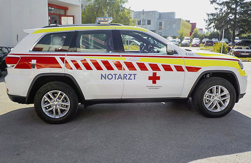 Ambulance - Jeep Cherokee - Dlouhy