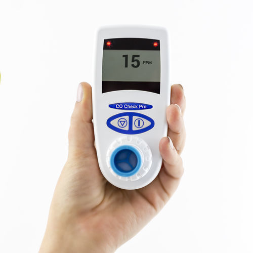 Carbon monoxide breathing monitor CO Check Pro MD Diagnostics for