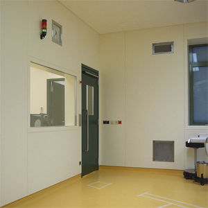 Surgery unit wall structure - Pneumatik Berlin - with glass walls
