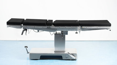 Universal operating table - ST1 - Sordina - mechanical / tilting / 4-section