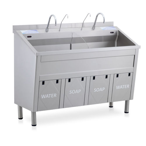 3-bay surgical sink - 80800 - Üzümcü Medical Devices - stainless steel / knee-operated