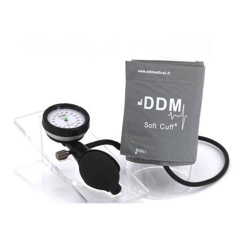 Cuffmounted sphygmomanometer A10370 D&D