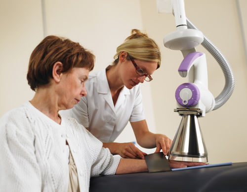 X-ray superficial radiation therapy system - XSTRAHL 100 - xstrahl - skin cancer treatment / mobile