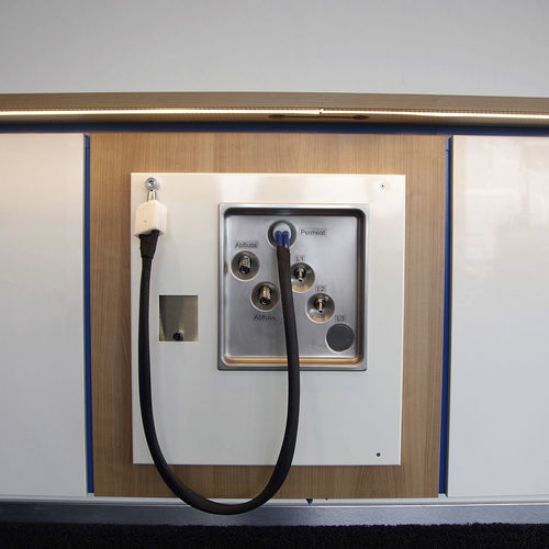 Medical supply unit nephRO PORT UP DWA wallmounted