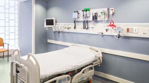 Horizontal bed head unit - SILHOUETTE® - Modular Services Company - for intensive care service / customizable