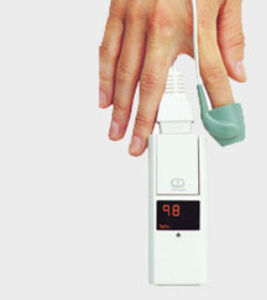 Fingertip pulse oximeter - 130 - Mediaid Inc. - compact / medical / battery-powered