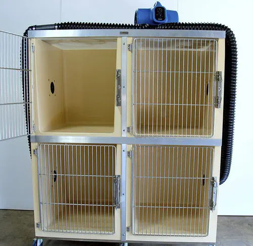 Modular veterinary cage Quiet Cottages Mason 5 compartment fiberglass