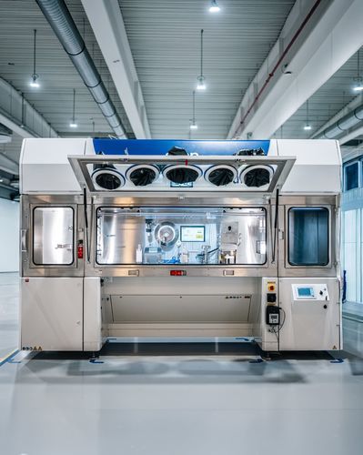 Filling isolator - pure² M1 - Skan - hazardous materials / for production / for cellular therapy