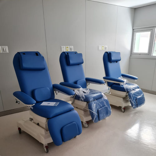 Electric dialysis chair - PY-YD-310 - Nanning Passion Medical Equipment - 3-section / chemotherapy / on casters