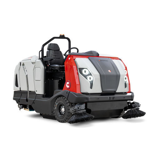 Ride-on scrubber-dryer - Combimac - Comac