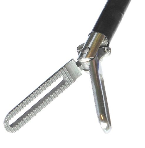Laparoscopy forceps - LM711 series - Locamed - grasping / fenestrated / disposable