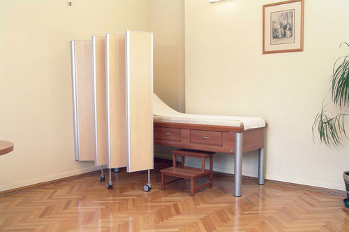 Hospital screen on casters - Parflex Screen Systems - wall-mounted / folding