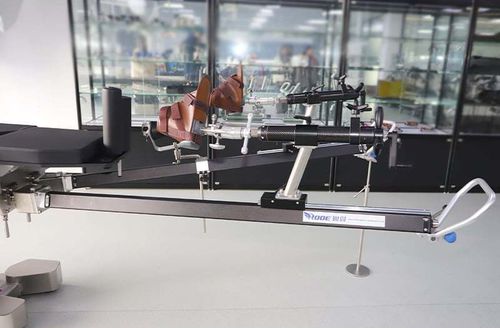 Lumbar traction table - Rooe Medical