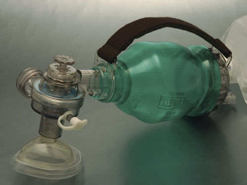 Infant manual resuscitator - 4025 - BLS Systems Limited - with pop-off and PEEP valves / with mask