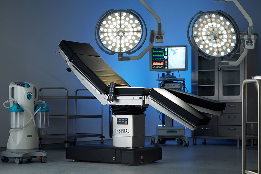 Surgical Light Kaiserswerther Str. 83B, 40878 Ratingen, Germany