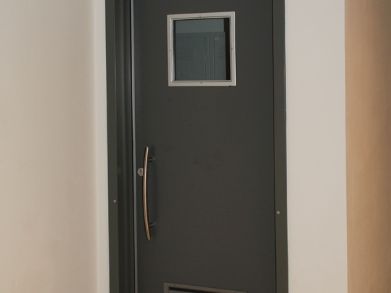 Swing door 42 dB