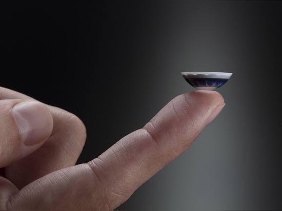 US-based Mojo Vision has teamed up with Japanese manufacturer Menicon Co to develop smart contact lenses with built-in AR displays.