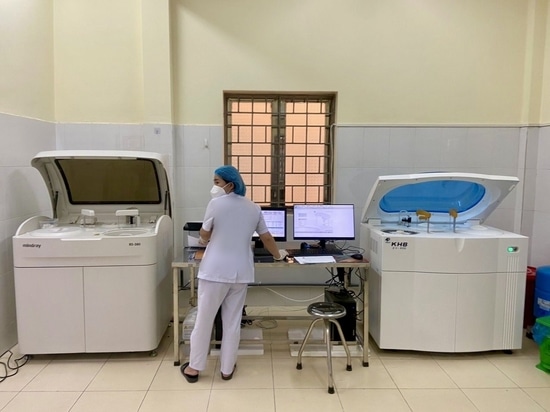 Successful installation of ZY-400 Fully Automatic Clinical Chemistry Analyzer in Vietnam!