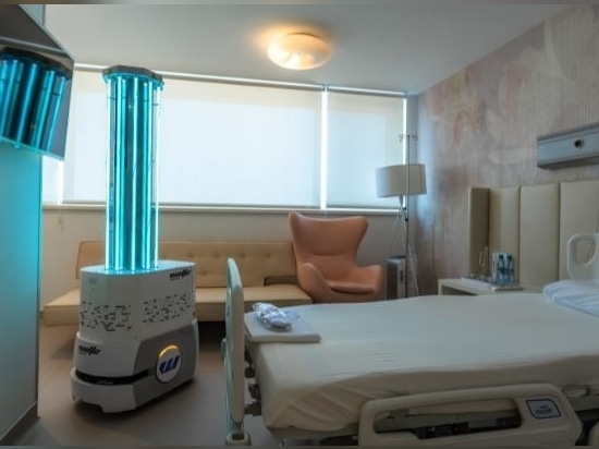 UV-C Light Disinfection Robots: Combating Candida Auris Effectively