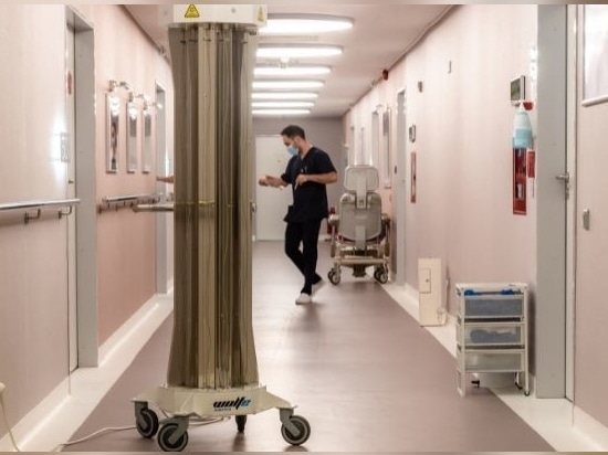 UV-C Light Disinfection Robots: Combating Candida Auris Effectively