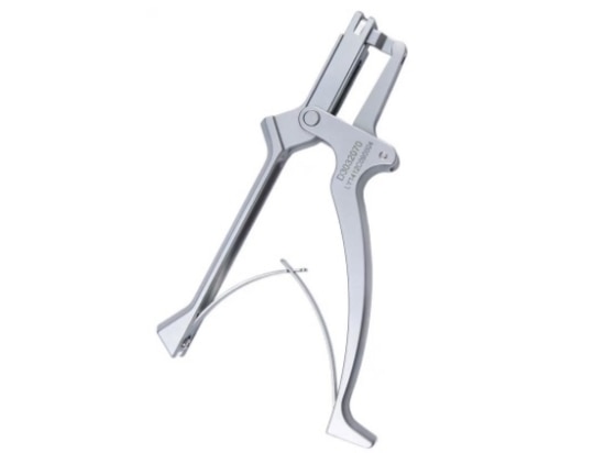Knee Replacement Surgery! Shandong Liangyi's TKA-CW Surgical Instrument Set Makes Its Grand Debut